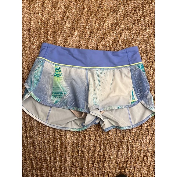 Lululemon speedup shorts Sz 4 - Picture 1 of 6
